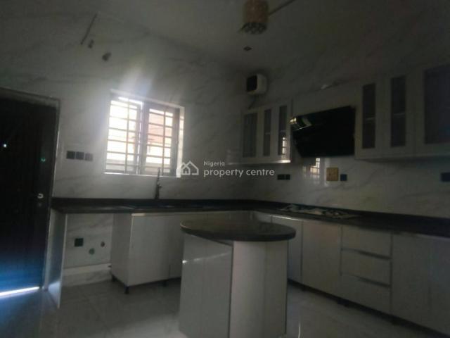 Flat for rent in Eti Osa, Lagos