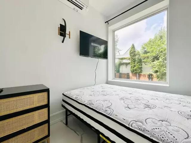 Room for rent in Arverne, New York