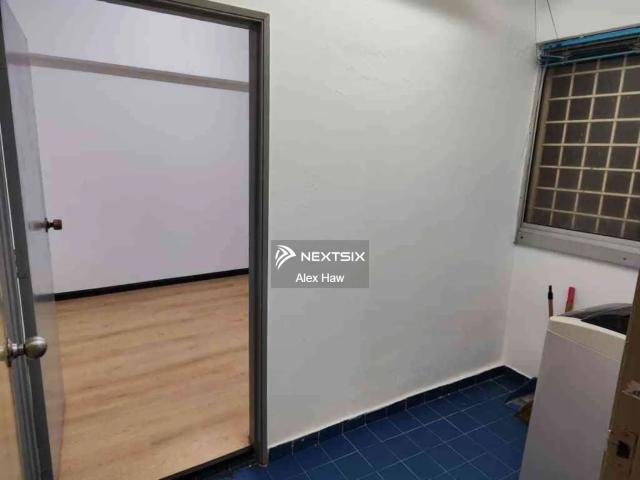 Residential House for sale in Malaka