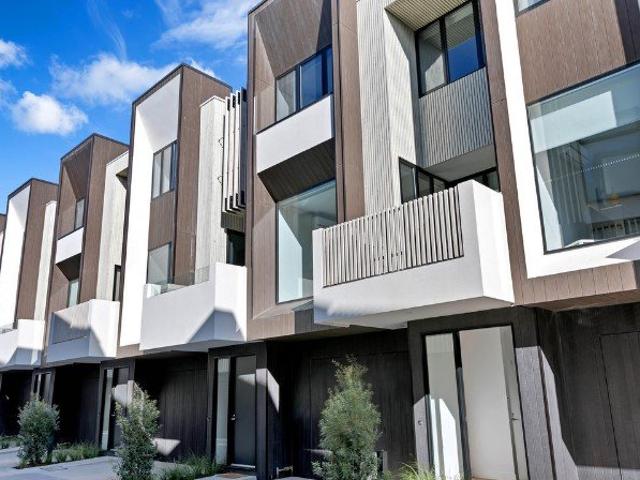 Townhouse for rent in Camerons Creek, Victoria