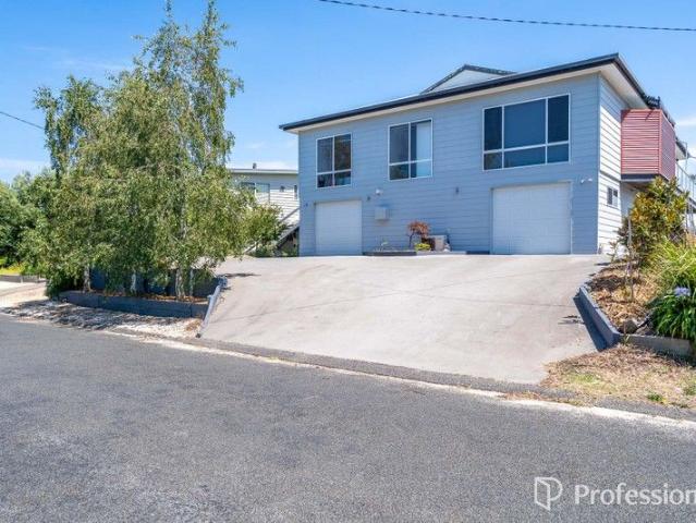 House for sale in Loch Sport, Victoria