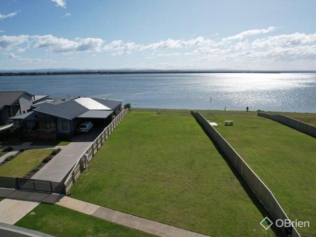 Land for sale in Eagle Point, Victoria