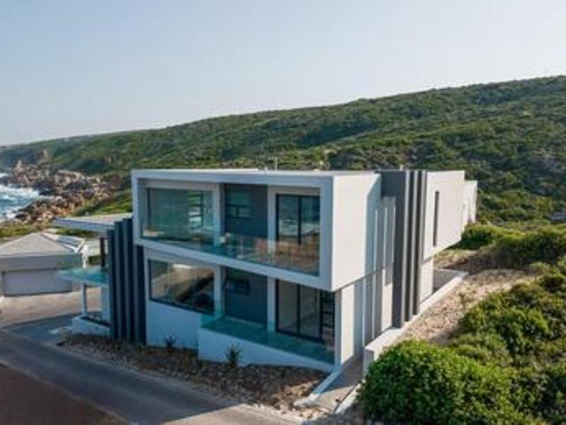 House for sale in Groot Brak Rivier, Western Cape