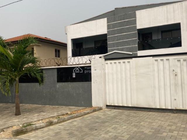 Flat for rent in Eti Osa, Lagos