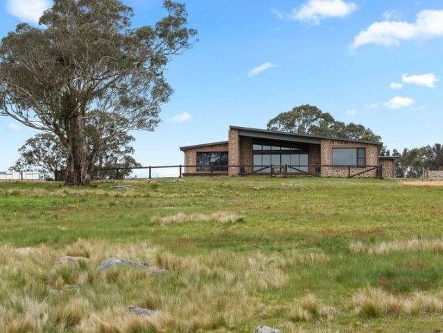 Cottage for sale in Goulburn