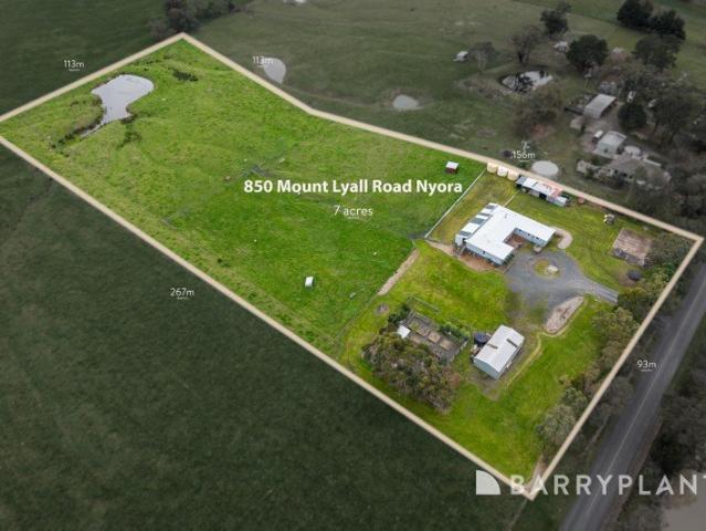 Cottage for sale in Camerons Creek, Victoria