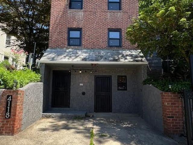 Detached House for sale in The Bronx, Arverne
