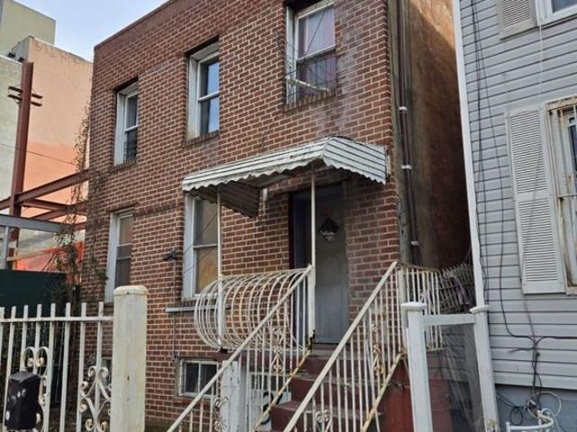 Detached House for sale in Arverne, New York