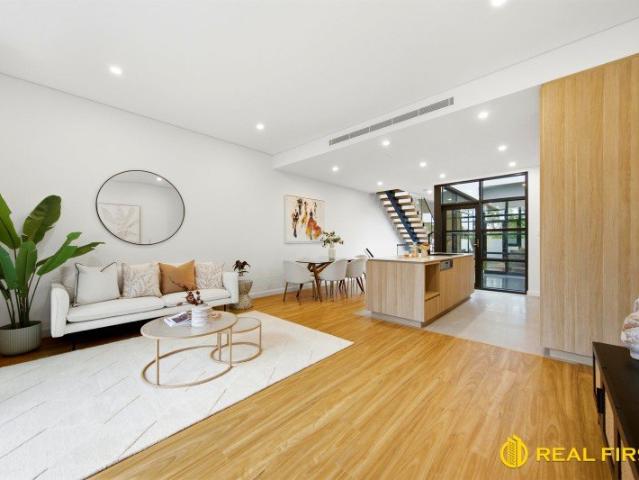 Townhouse for rent in Sydney, New South Wales