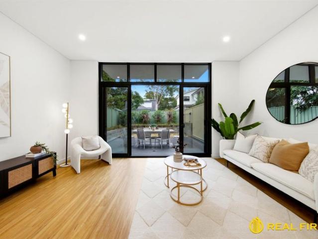 Townhouse for rent in Sydney, New South Wales