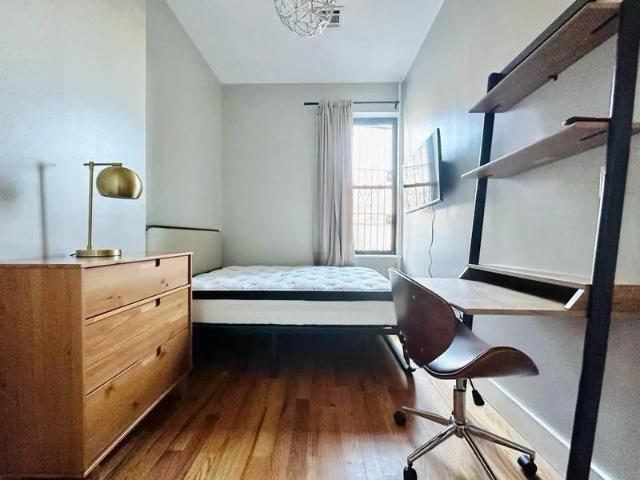Room for rent in Arverne, New York