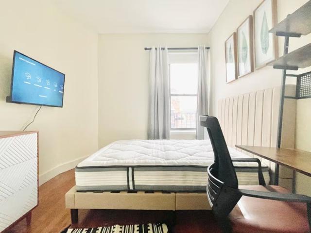 Room for rent in Arverne, New York