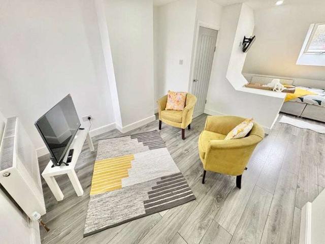 Room for rent in Lower Stoke, Coventry