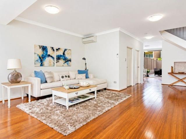 Townhouse for rent in Centenary Park, Sydney