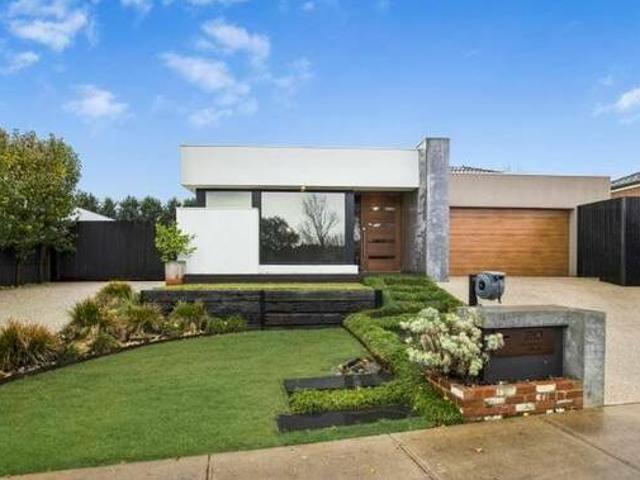 House for rent in Victoria
