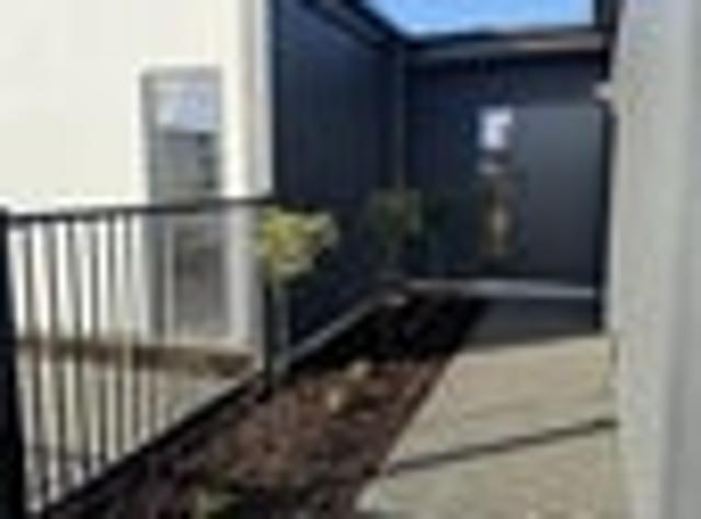 House for sale in Chaslands, Canterbury