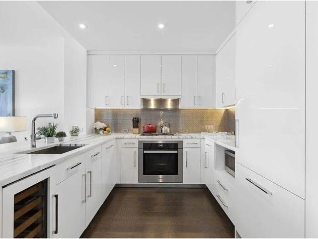 Apartment for sale in Arverne, New York