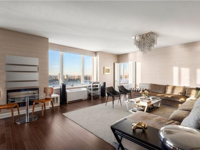 Apartment for sale in Arverne, New York