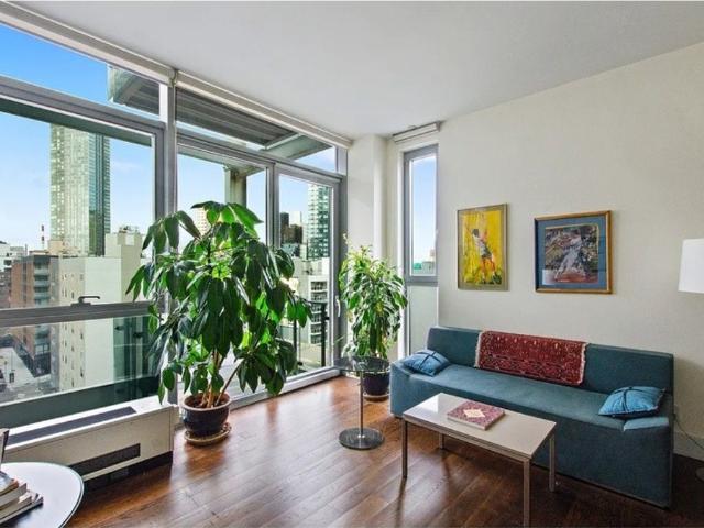 Apartment for sale in Queens, Arverne