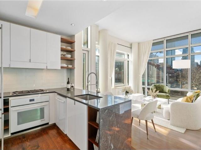 Apartment for sale in Queens, Arverne