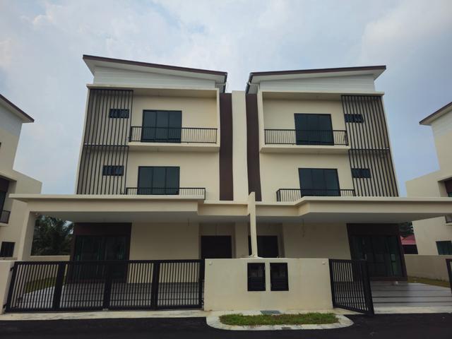 Residential House for sale in Teluk Intan, Hilir Perak