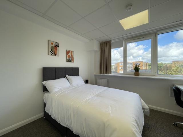 Studio for rent in Brunswick