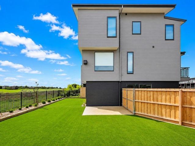 Townhouse for rent in Torquay, Victoria