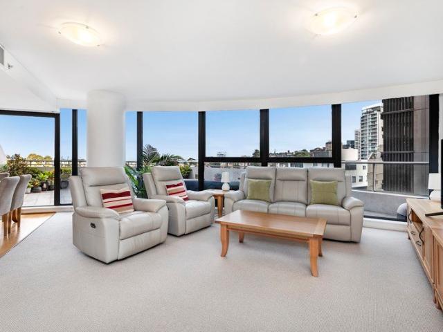 Apartment for sale in Lower North Shore, Sydney