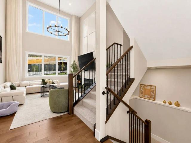 House for rent in Crestmont, Calgary