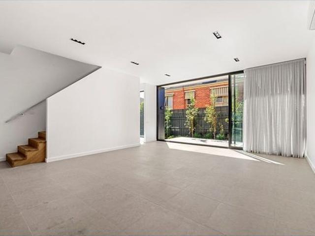 Townhouse for rent in Camerons Creek, Victoria