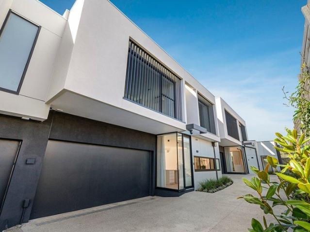 Townhouse for rent in Templestowe, Melbourne