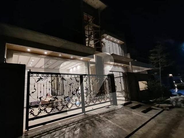 House for sale in Faisalabad, Islamabad Capital Territory