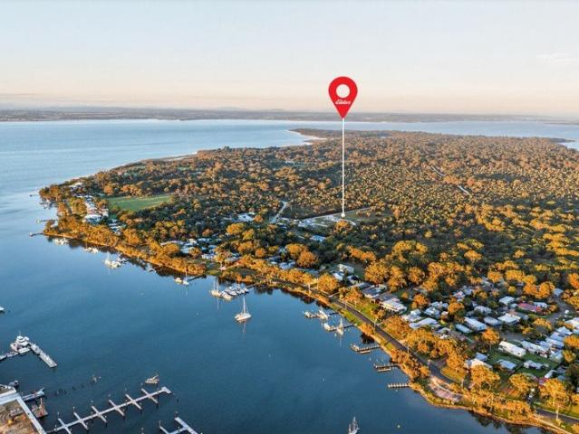 Cottage for sale in Paynesville, Victoria