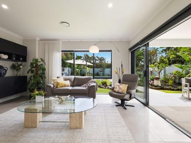 House for sale in Surfers Paradise, Gold Coast City