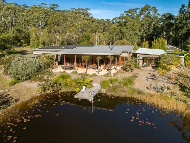 Cottage for sale in Tarbuck Bay, New South Wales