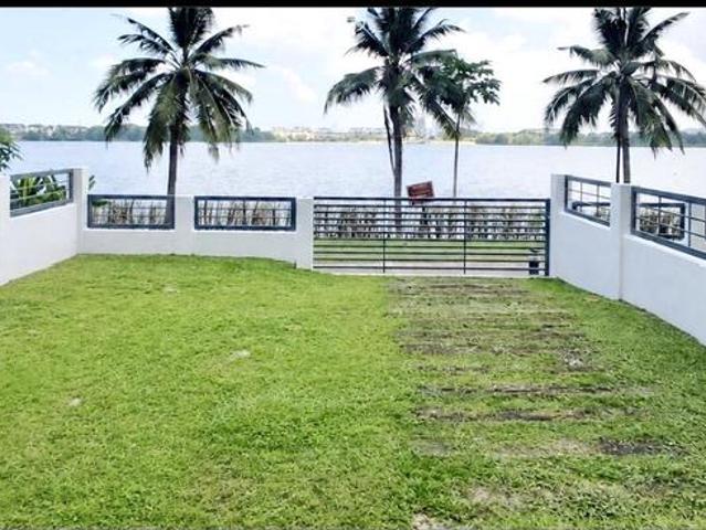 Townhouse for sale in Petaling, Subang Jaya