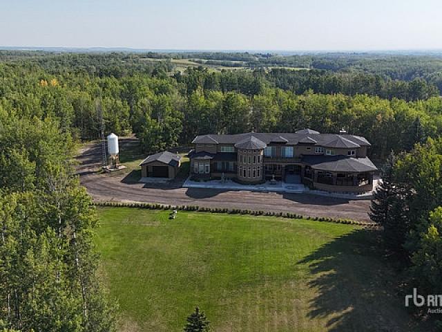 House for sale in Alberta