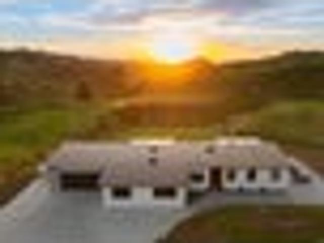 House for sale in Awhitu