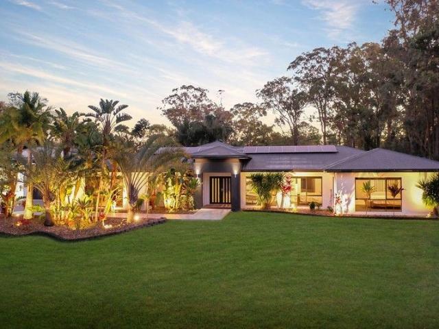 House for sale in Helensvale Town Centre