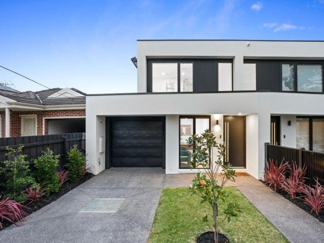 Townhouse for sale in Camerons Creek, Victoria