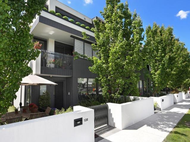 Townhouse for rent in Alphington, Melbourne