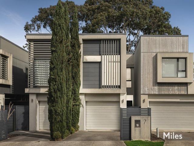 Townhouse for sale in Camerons Creek, Victoria