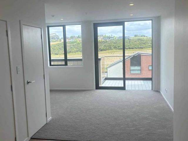 Townhouse for rent in Whangaparaoa