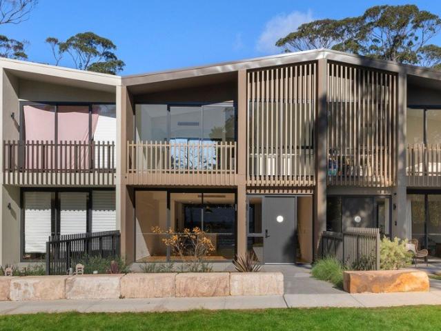 Townhouse for sale in Sutherland, New South Wales