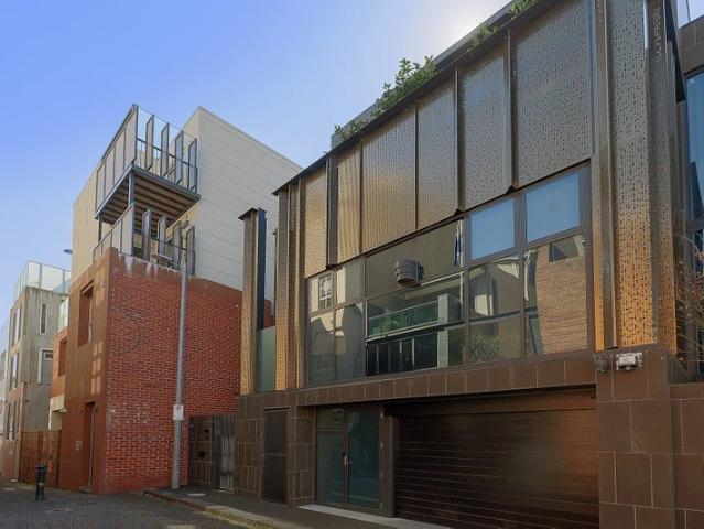 Townhouse for rent in Little Italy, Melbourne