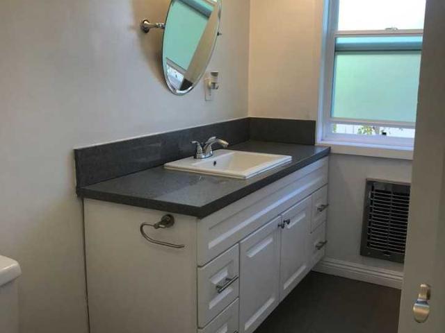 Apartment for rent in Canoga Park, California