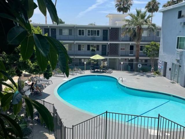 Apartment for rent in Canoga Park, California