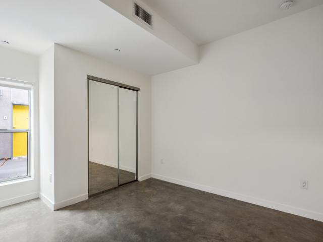 Apartment for rent in Canoga Park, California