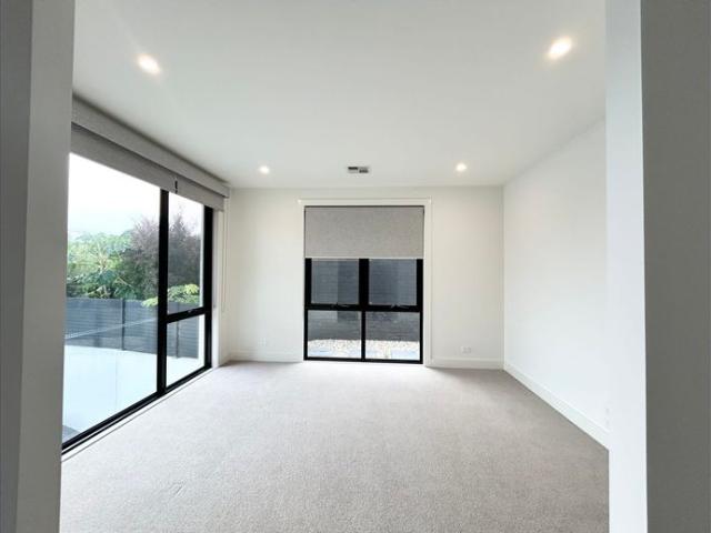 Townhouse for rent in Black Rock, Melbourne