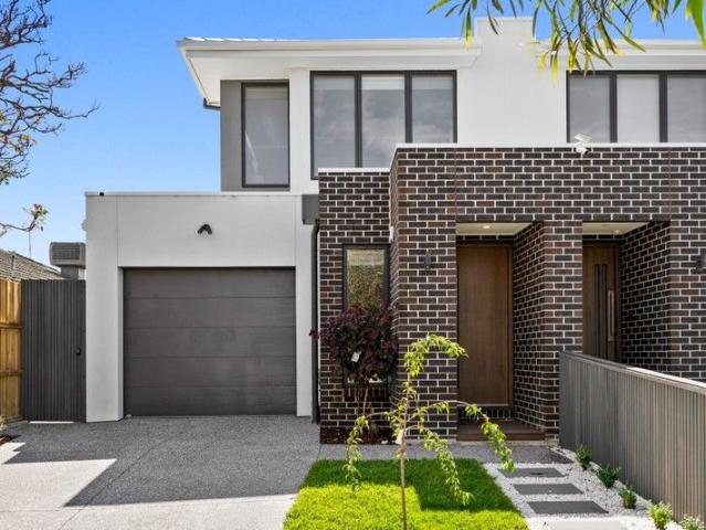 Townhouse for sale in Camerons Creek, Victoria